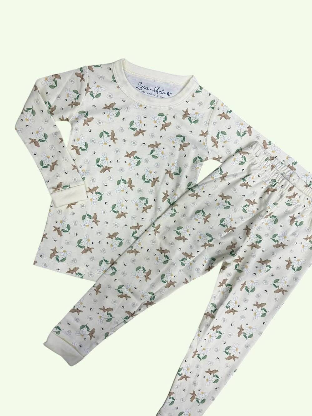 NEW MAGNOLIA BABY kids' bunny’s daisy pajama in white